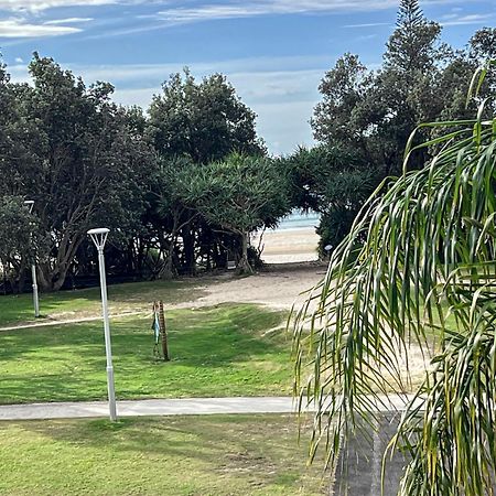 Byron Pacific Apartments - On Clarkes Beach Byron Bay Buitenkant foto